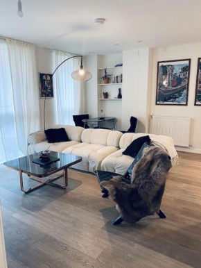 Stunning 1 Bed Luxury Apartment